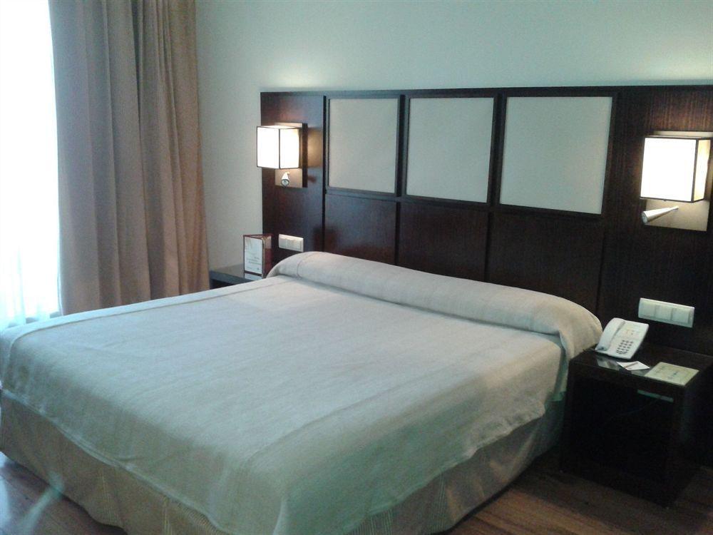 Hotel Isla De La Garena Alcalá de Henares Zewnętrze zdjęcie