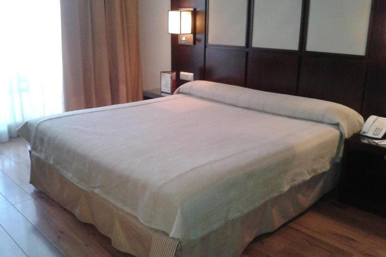 Hotel Isla De La Garena Alcalá de Henares Zewnętrze zdjęcie