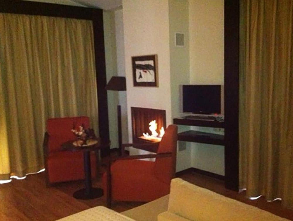 Hotel Isla De La Garena Alcalá de Henares Zewnętrze zdjęcie