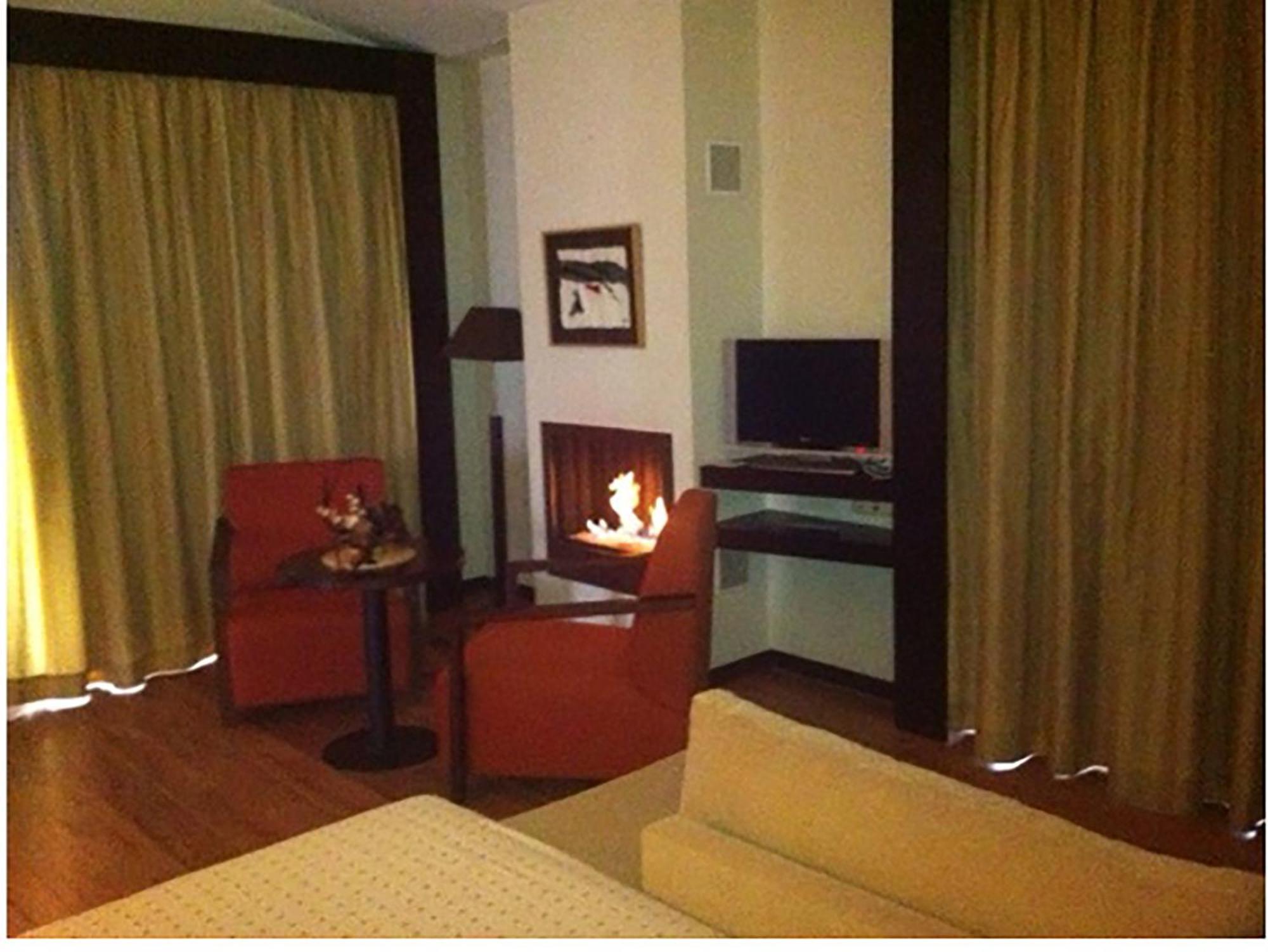 Hotel Isla De La Garena Alcalá de Henares Zewnętrze zdjęcie