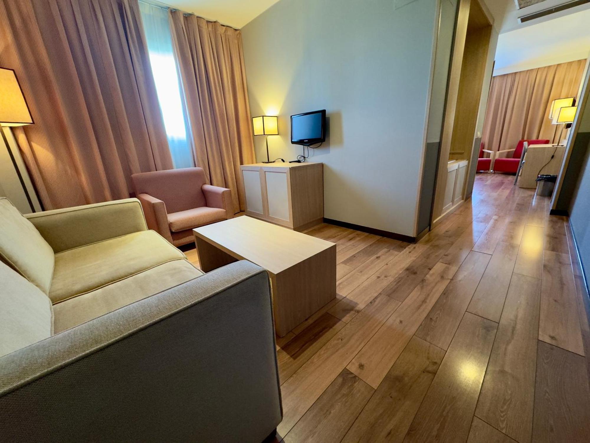 Hotel Isla De La Garena Alcalá de Henares Zewnętrze zdjęcie