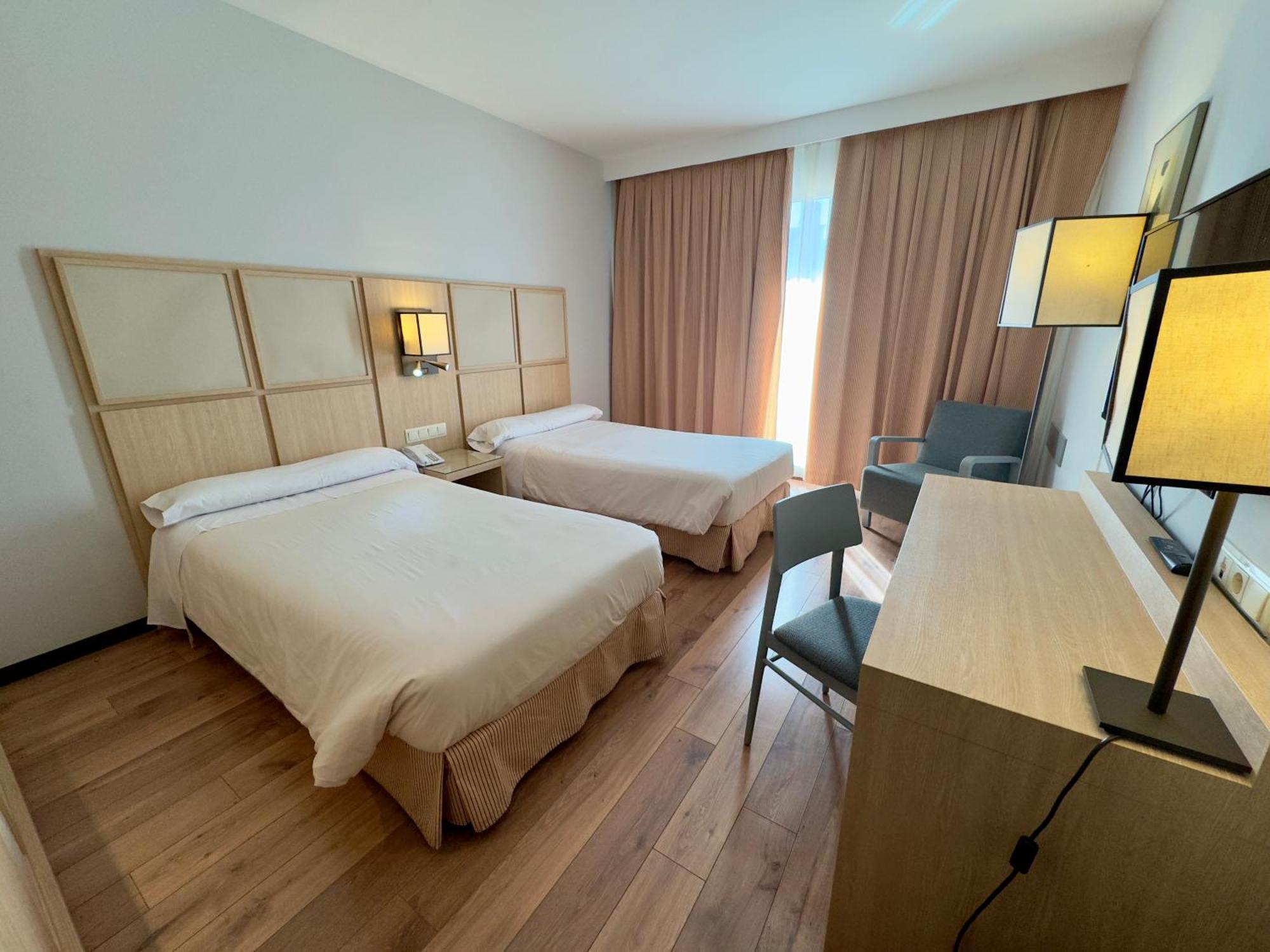 Hotel Isla De La Garena Alcalá de Henares Zewnętrze zdjęcie