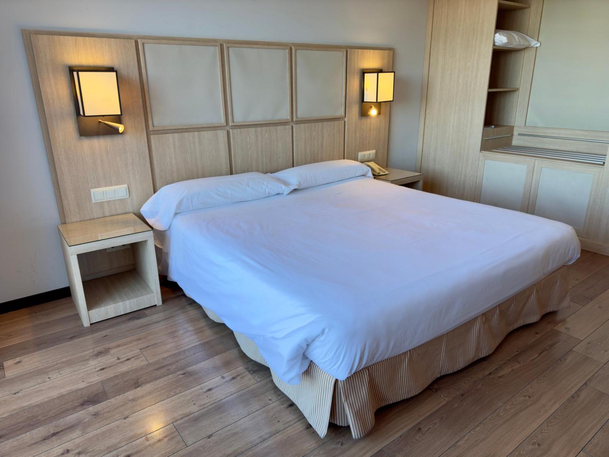 Hotel Isla De La Garena Alcalá de Henares Zewnętrze zdjęcie
